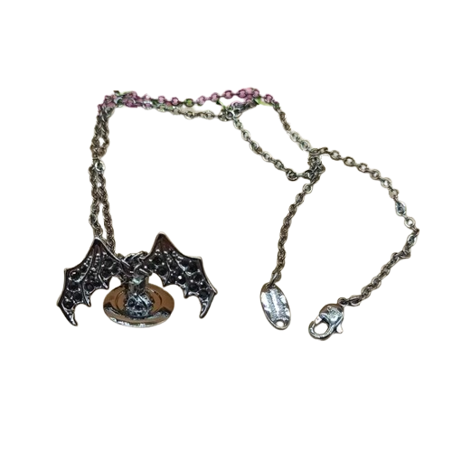 VIVIENNE VAMPWOOD PENDANT