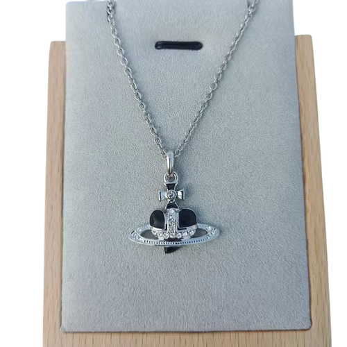 VIVIENNE HEARTWOOD BLACK PENDANT