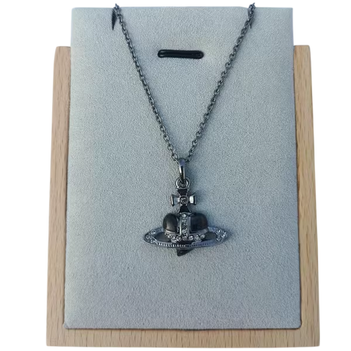 VIVIENNE HEARTWOOD BLACK PENDANT